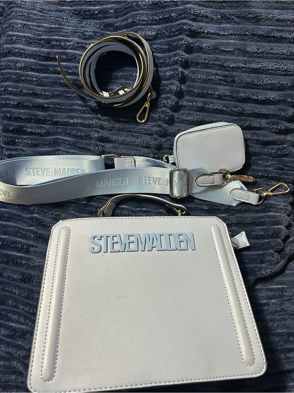 Steve Madden Bevelyn Light Blue Crossbody Bag with Removable Strap - Picture 3 of 14